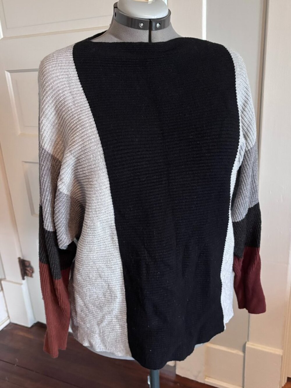 Chelsea & Theodore Color Block Lightweight Sweater Black Gray Rust Orange - 3X